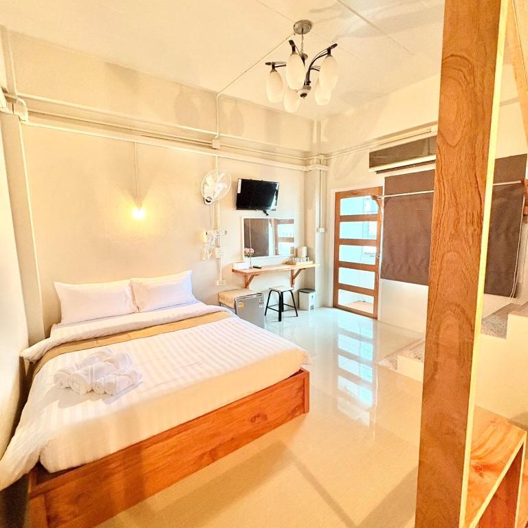 
Family Room with Balcony
