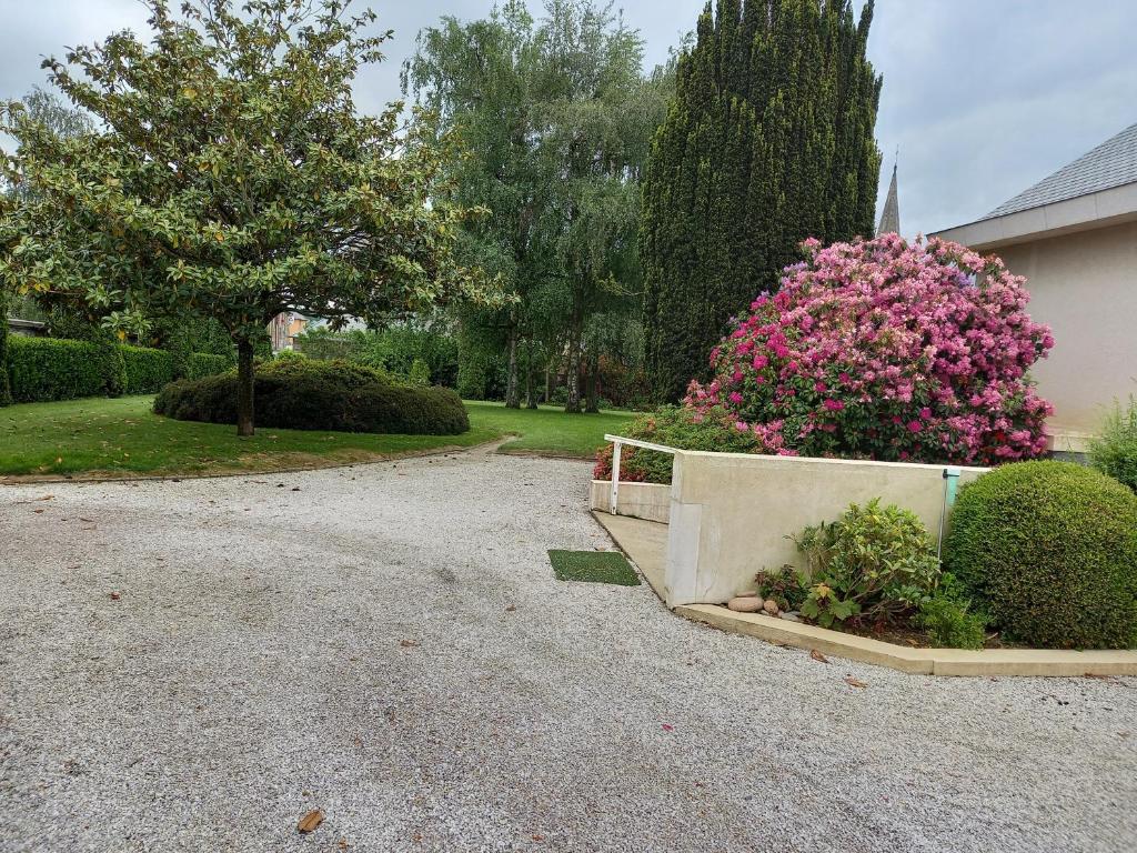 Zahrada ubytování il giardino F Heudier ,E Decourcy ,Tessy sur vire Manche