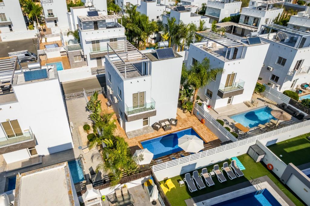 Villa Nissini by Ezoria Villas
