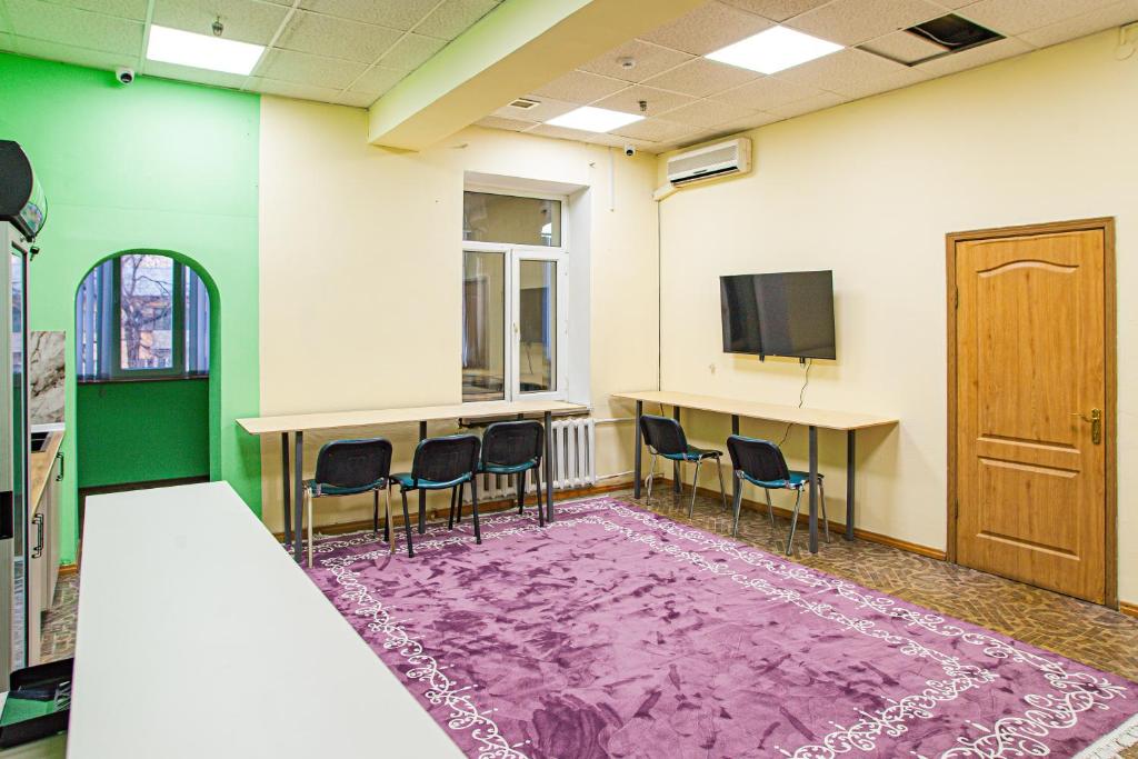 TV a/nebo společenská místnost v ubytování Sun Hostel