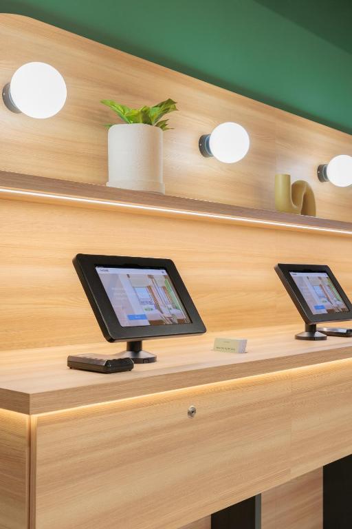 Maxhotel Amsterdam Airport Schiphol - Recently Renovated - Resim 14