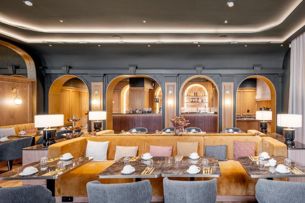 Grand Hotel Bellevue - Grand Place - Resim 6