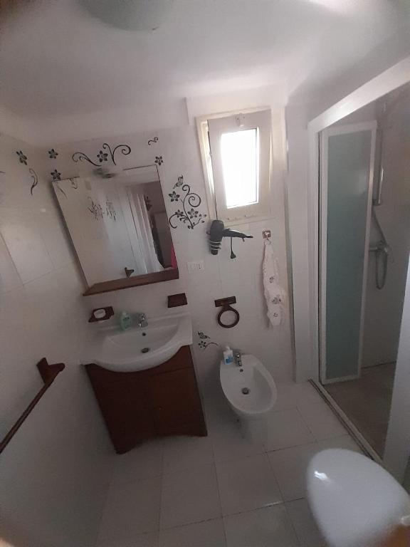 A bathroom at Casa di Lory Bruca