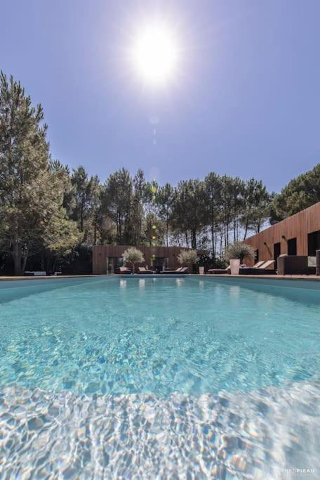 Photo de la galerie de l'établissement Sublime Maison d'architecte 9km Contis Plage, à Lit-et-Mixe