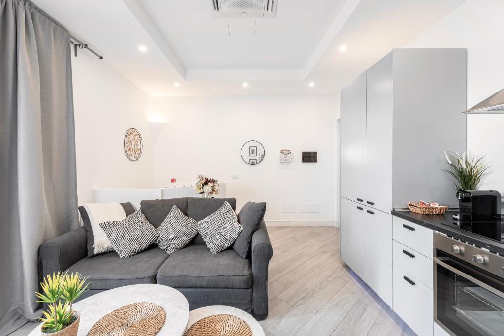 Kuchyň nebo kuchyňský kout v ubytování Luxury - Jacuzzi Apartments Near Rome
