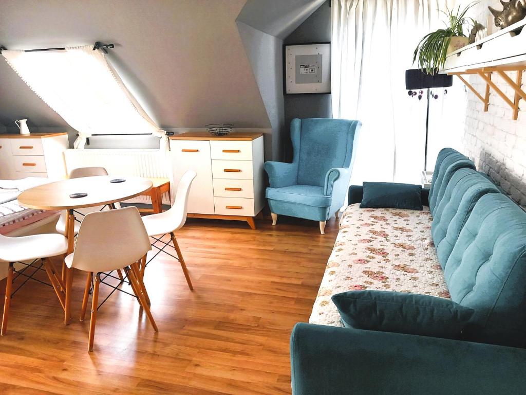 Posedenie v ubytovaní Dom z Sauną i Jacuzzi- na wyłączność lub pokoje