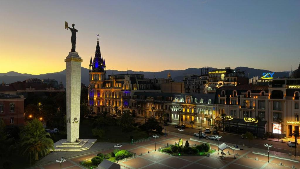 Foto dalla galleria di View of Europe Square a Batumi