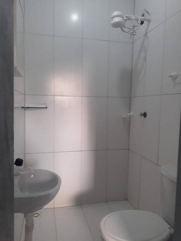 Gallery image of Quarto em Pousada - Suíte a 7 minutos do mar in Rio Tinto