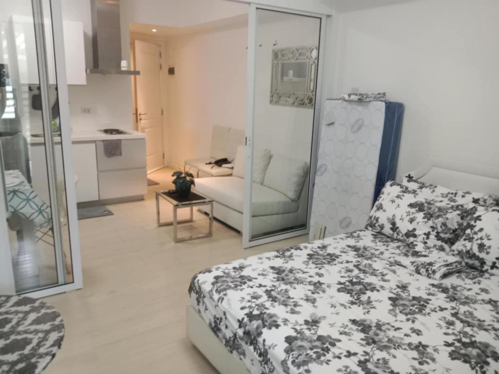 Gallery image of Azure Residences by Van Florendo in Manila