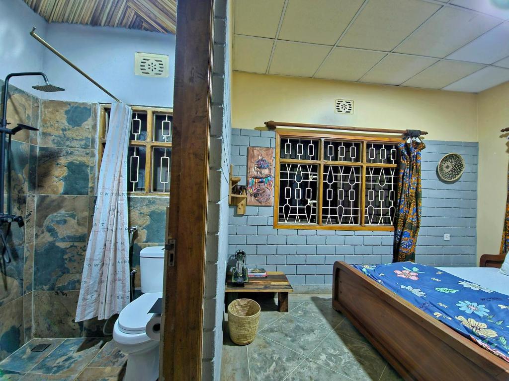 Mazzola Safari House & Backpacking photo
