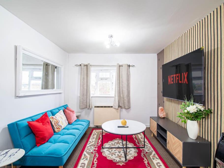Μια τηλεόραση ή/και κέντρο ψυχαγωγίας στο Agape apartment