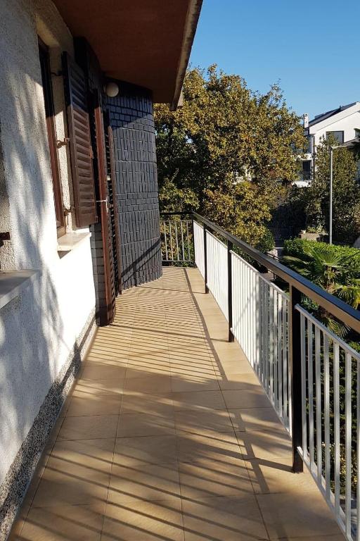 Balkon lub taras w obiekcie Apartments with a parking space Malinska (Krk) - 2390