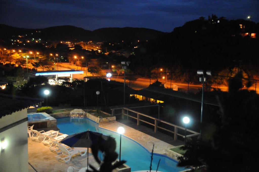 Vista de la piscina de Condomínio Mares de Búzios o alrededores