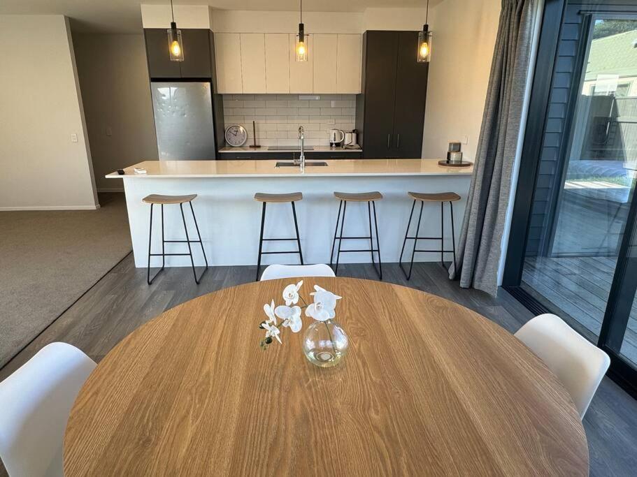 Modern & Homely - Double Garage - Resim 11