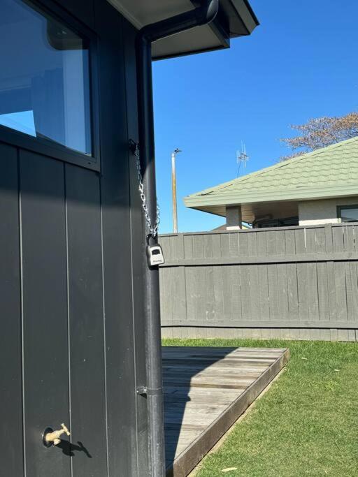 Modern & Homely - Double Garage - Resim 15