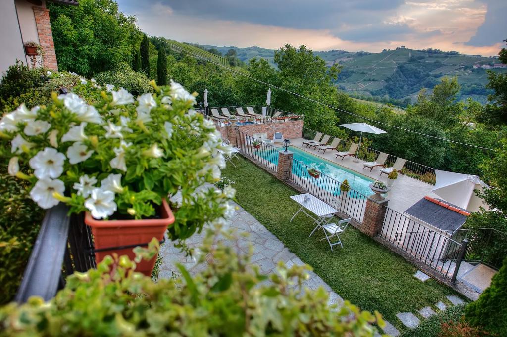 The swimming pool at or close to Locanda San Giorgio