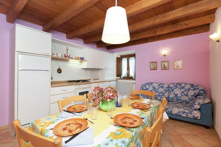 A kitchen or kitchenette at Podere Montestuccioli