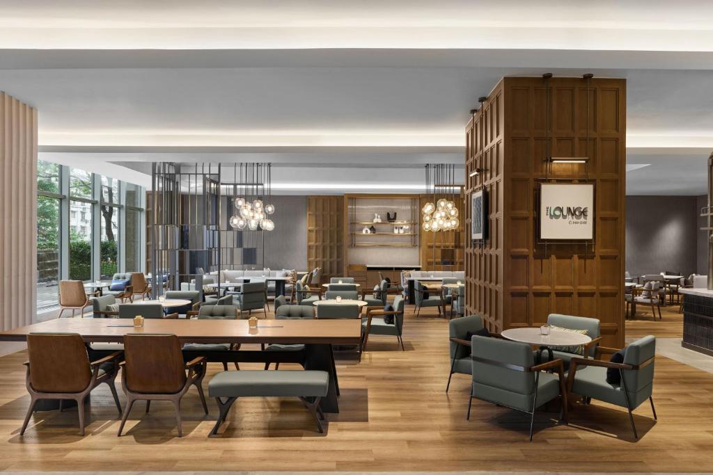 Posezení v ubytování Shanghai Marriott Hotel Yangpu Riverside
