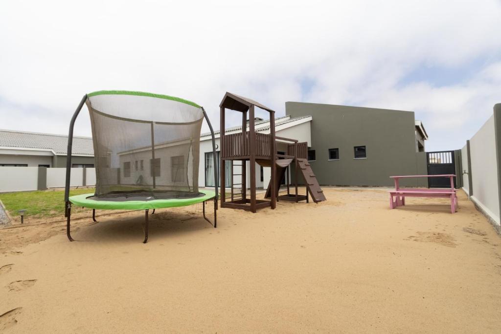 Ο χώρος παιχνιδιού για παιδιά στο Nikita's Holiday Home - Walvis Bay