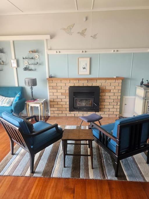 Blue Cottage, on the lake - Resim 38