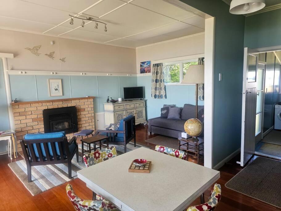 Blue Cottage, on the lake - Resim 37