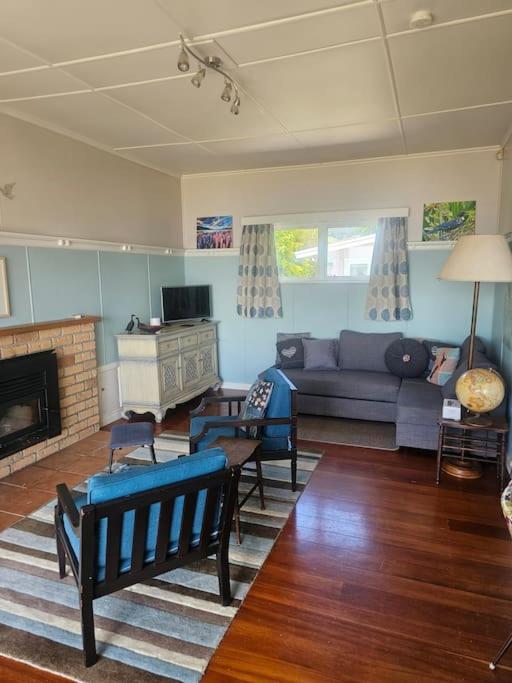 Blue Cottage, on the lake - Resim 32