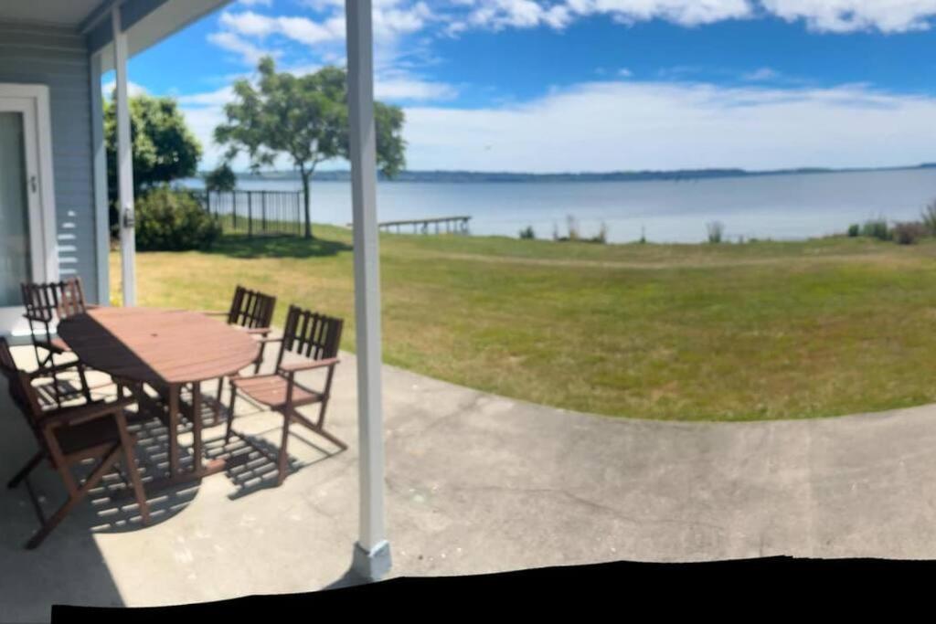 Blue Cottage, on the lake - Resim 16