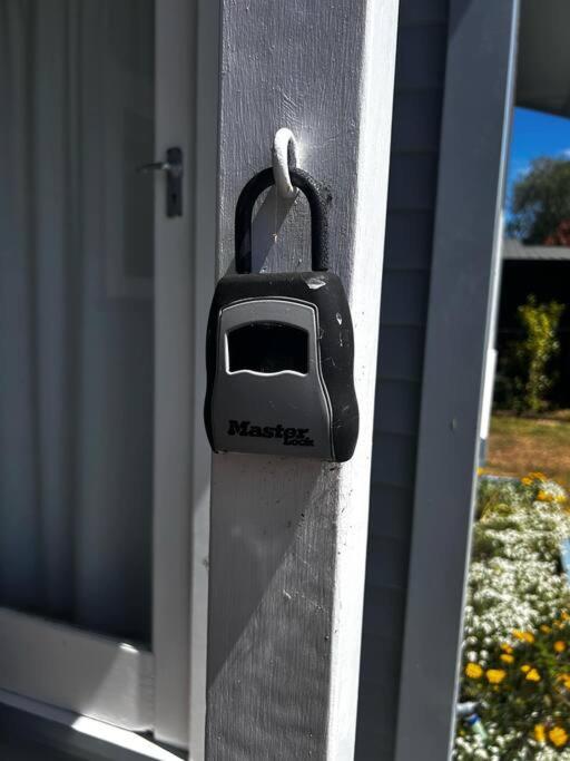 Blue Cottage, on the lake - Resim 15