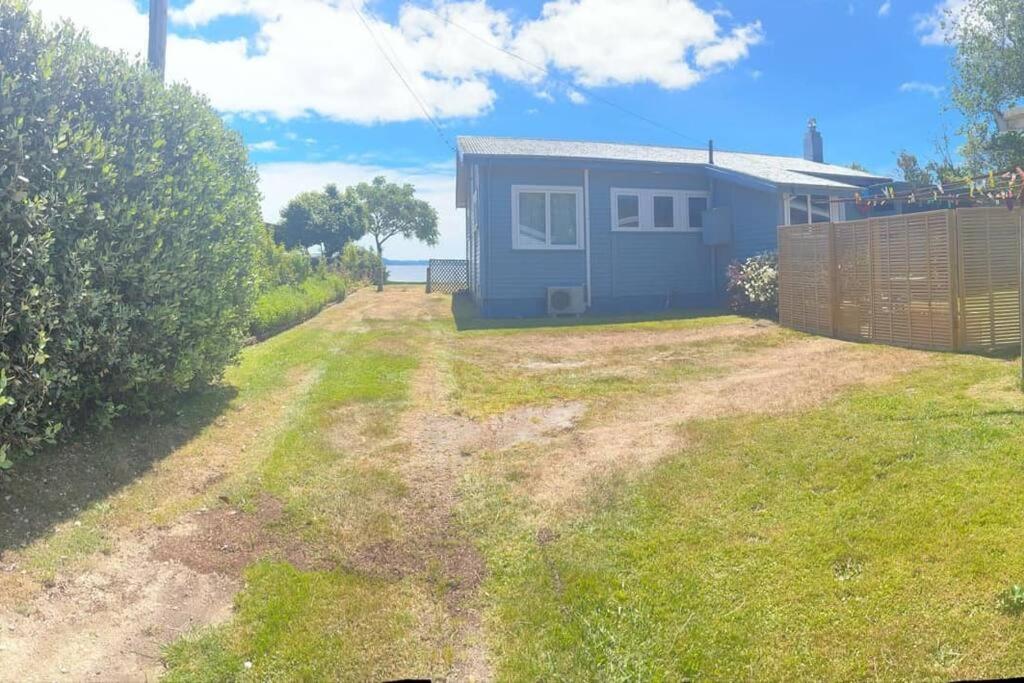 Blue Cottage, on the lake - Resim 14