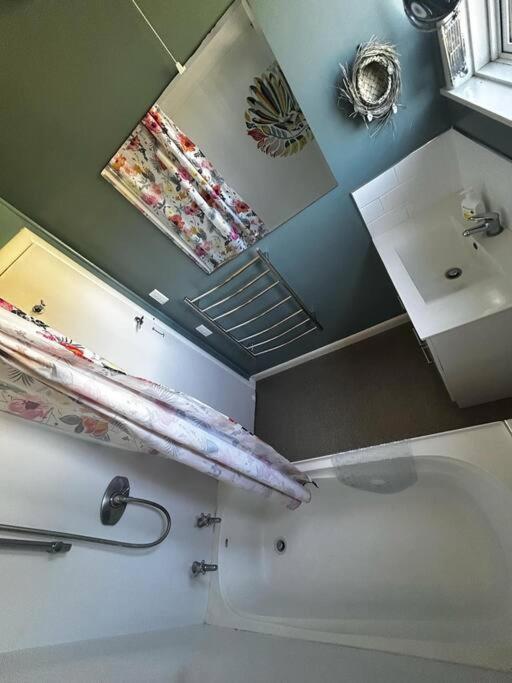 Blue Cottage, on the lake - Resim 10