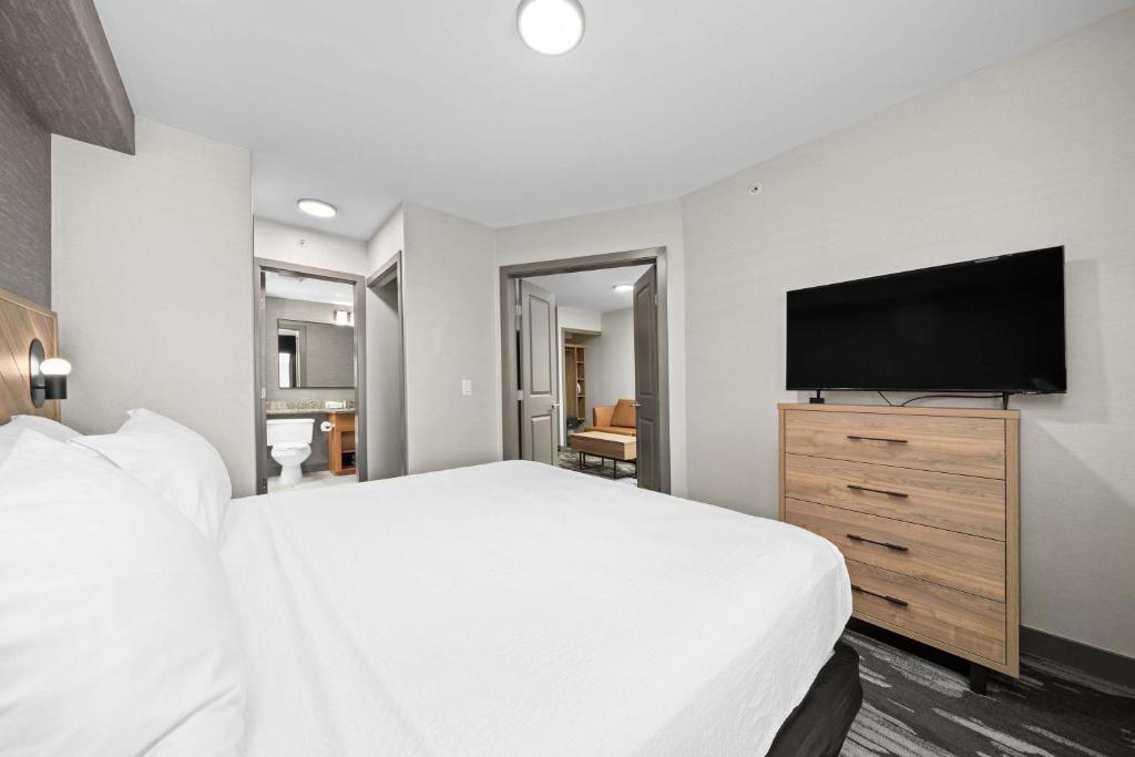 Sandman Hotel Calgary Airport - Resim 24