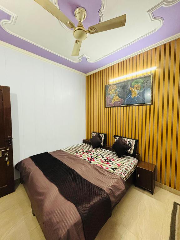 Postel nebo postele na pokoji v ubytování Friends Guest House & Hostel- near TAJ MAHAL