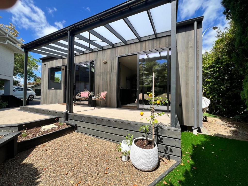 Long Dog Studio - Central city