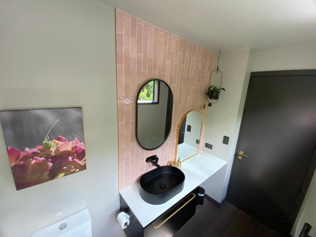 Long Dog Studio - Central city - Resim 3