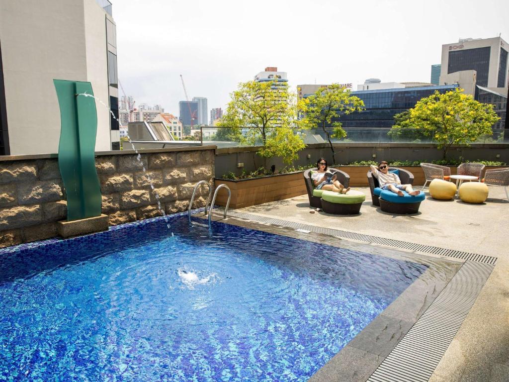 Bazén v ubytování ibis Styles Singapore Albert nebo v jeho okolí