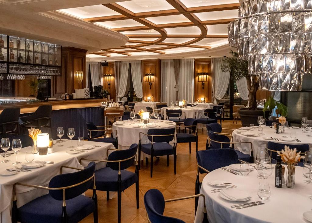 Restaurace v ubytování Boutique Hotel Porto Palace