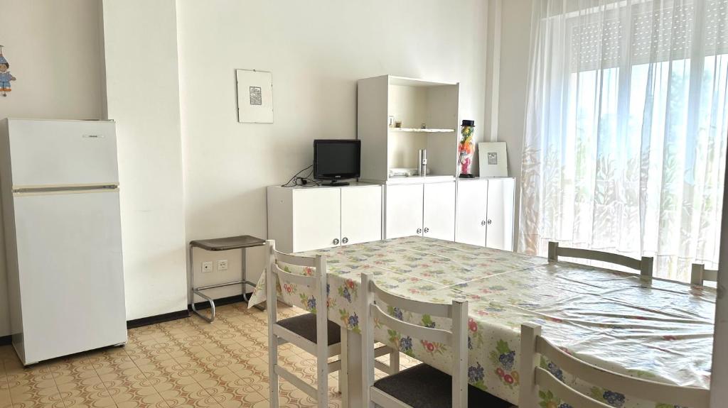 Marcelli, trilocale con terrazzo in residence con piscina - M398