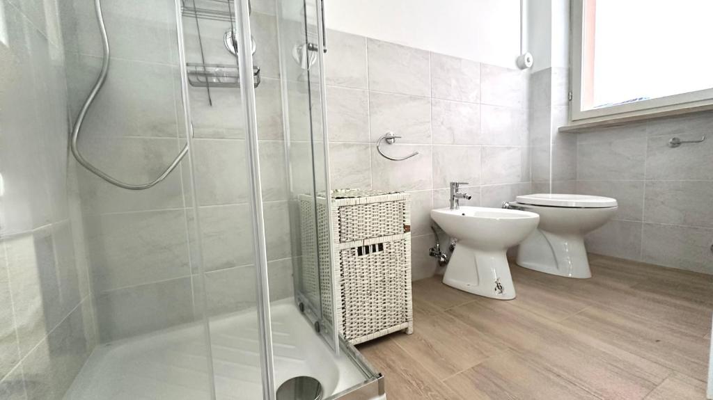 Marcelli, trilocale con terrazzo in residence con piscina - M398