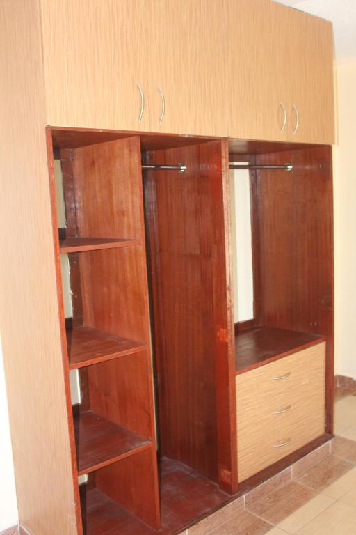 Foto sihtkohas Nairobi asuva majutusasutuse Eshborns House - Near Jomo Kenyatta International Airport and SGR with shuttle services galeriist