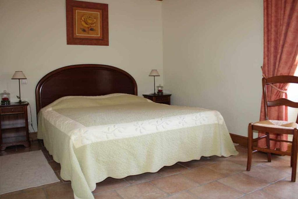 Le Logis du Château - Habitación Triple Con Baño Compartido