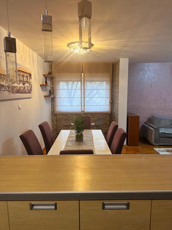Kuchyň nebo kuchyňský kout v ubytování Apartment Block D