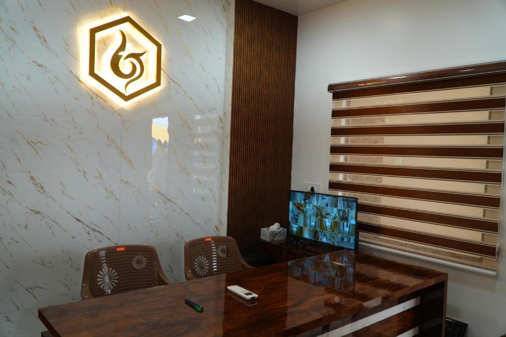TV a/nebo společenská místnost v ubytování UJ Pallazzio - Business Class Luxury Hotel