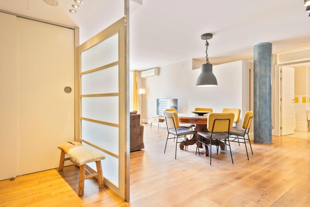 Alcam Olimpic - Three-Bedroom Apartment