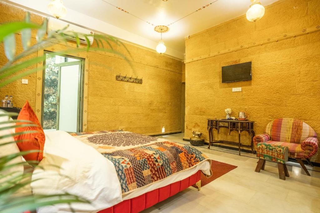 TV a/nebo společenská místnost v ubytování Garh Meera - A Sensational Boutique Hotel