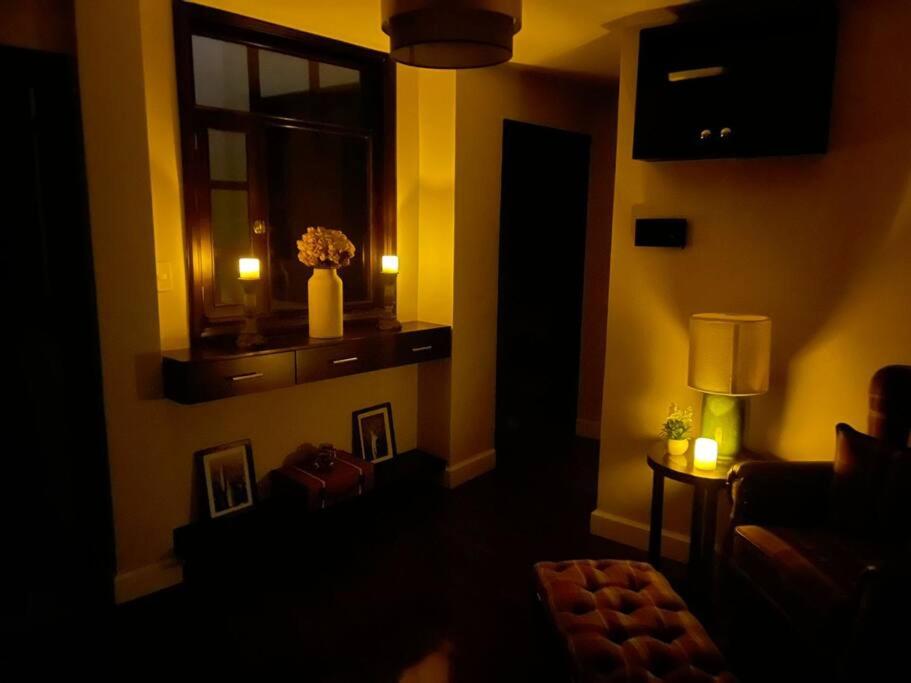 TV a/nebo společenská místnost v ubytování Millers Townhouse
