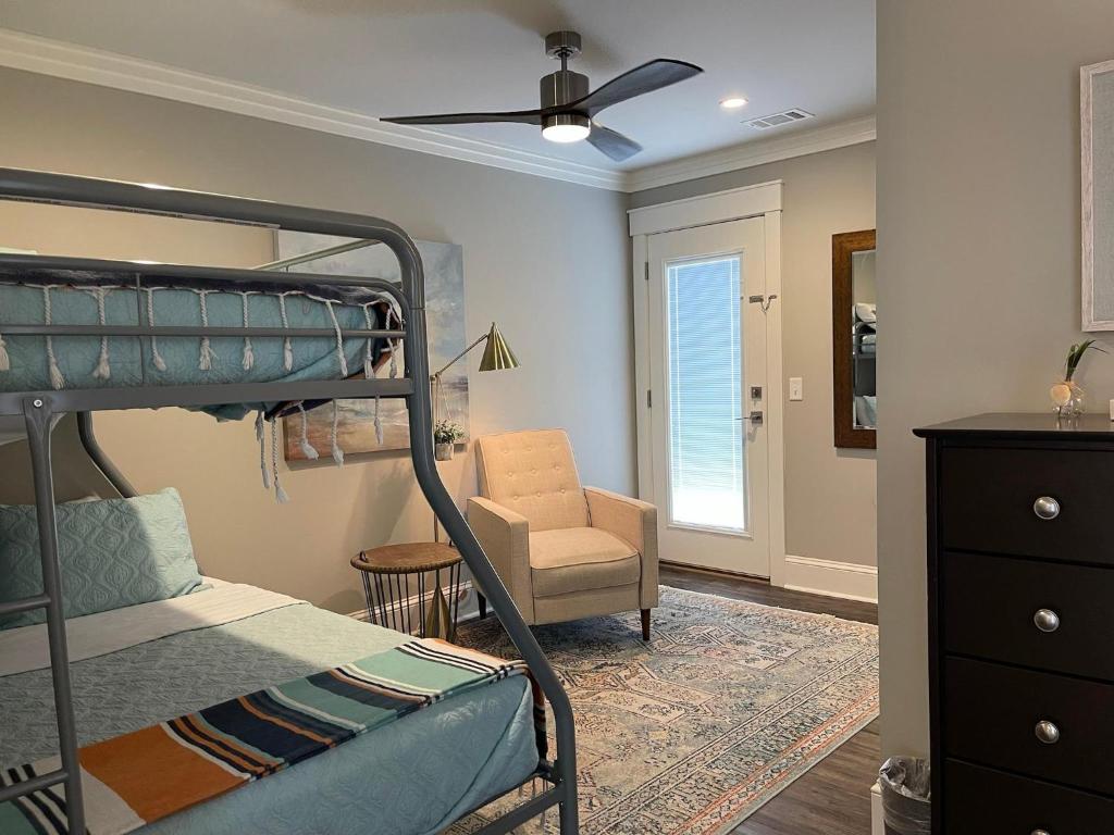 Postel nebo postele na pokoji v ubytování 605 Bartow Guest House