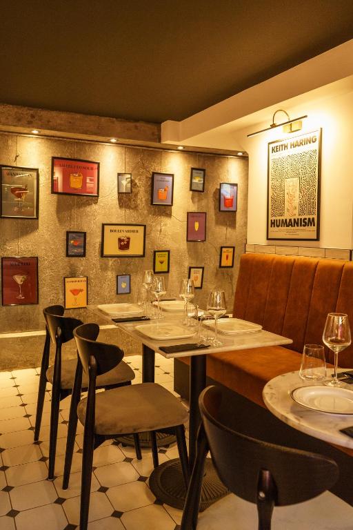 4Cardinals Boutique - Resim 11