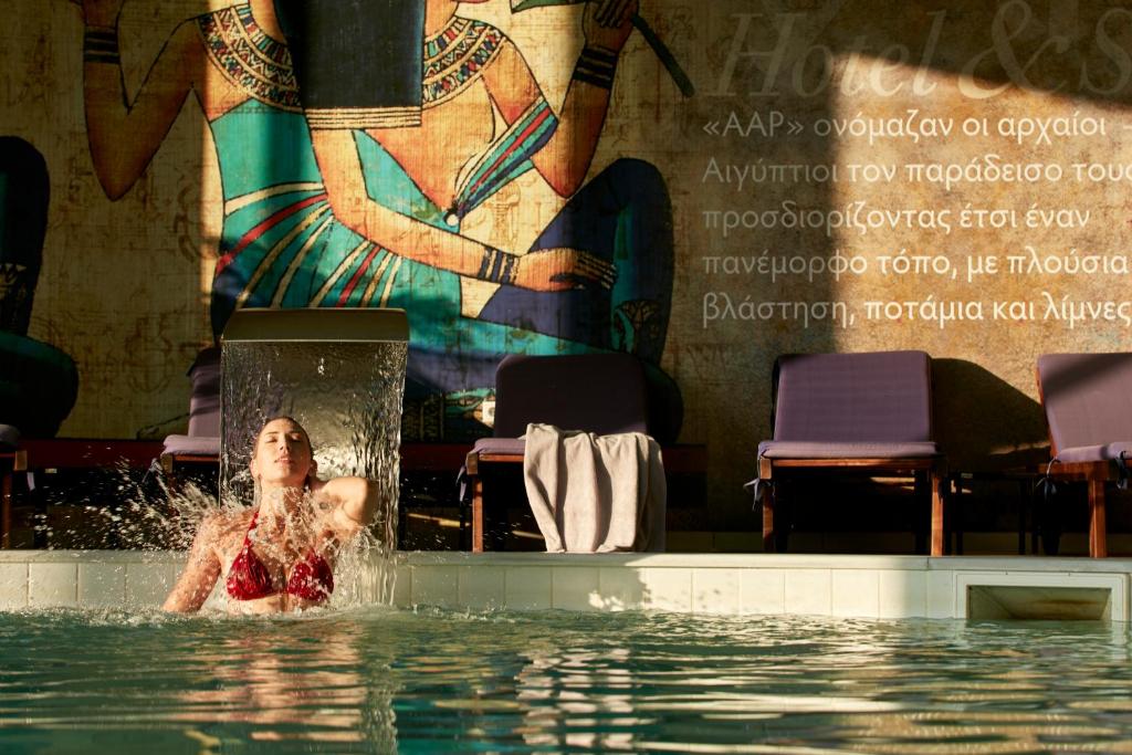 Bazén v ubytování Aar Hotel & Spa Ioannina nebo v jeho okolí