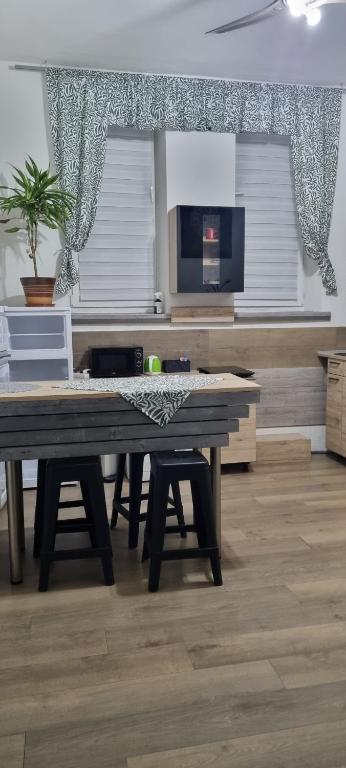 TV a/nebo společenská místnost v ubytování Apartman Ambrak č.3