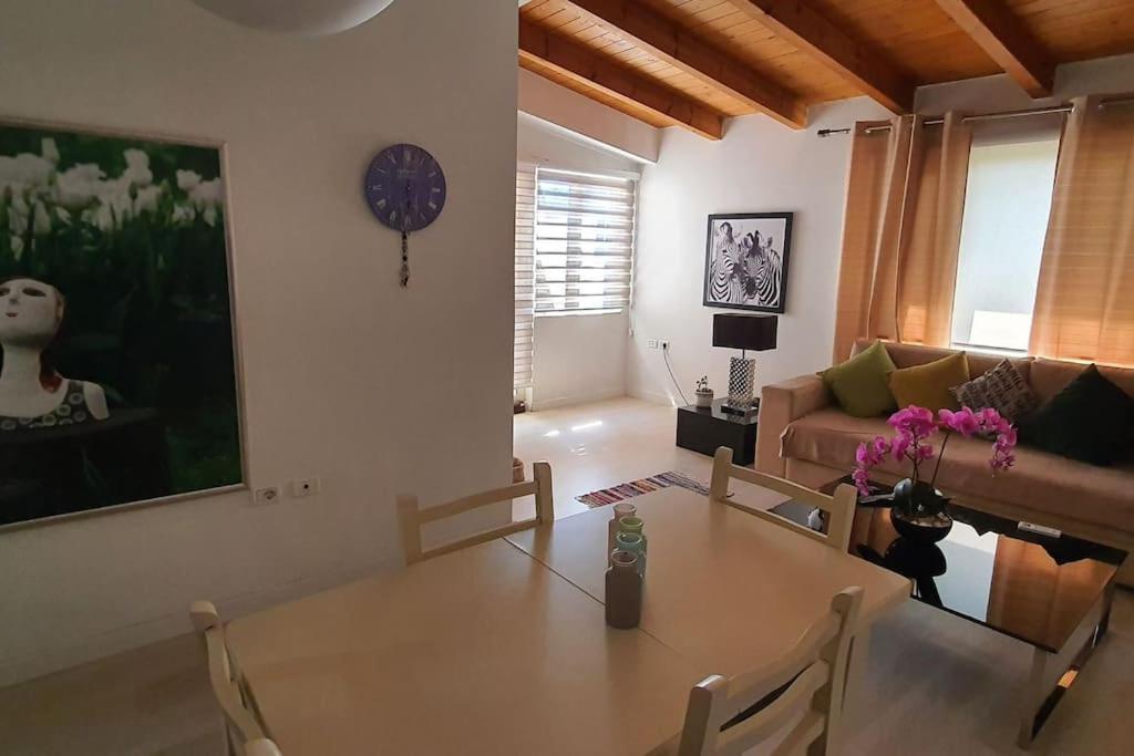 Umana Apartment - Stylish & City Center
